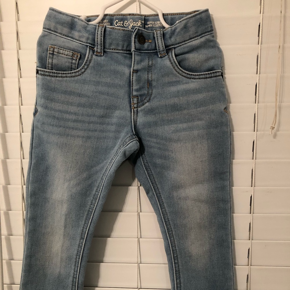 Boys light washed blue jeans good used condition